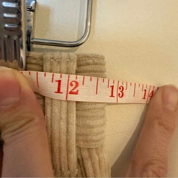 Aritzia TNA Corduroy pants - beige/tan, size 00 - Picture 8 of 9